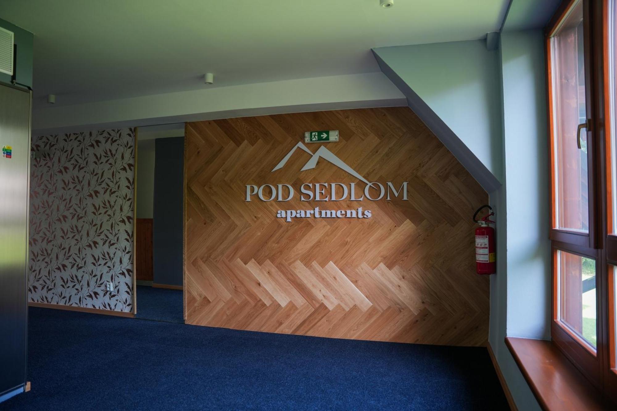 De Luxe S Vyhladom Na Lomnicky Stit *