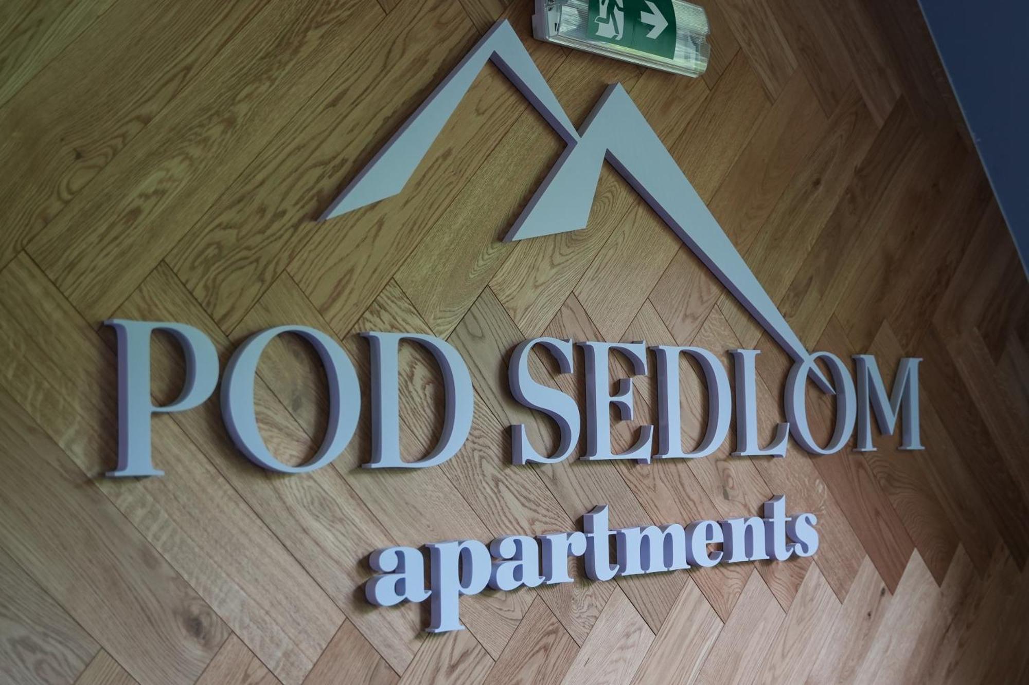 De Luxe S Vyhladom Na Lomnicky Stit Apartmán *