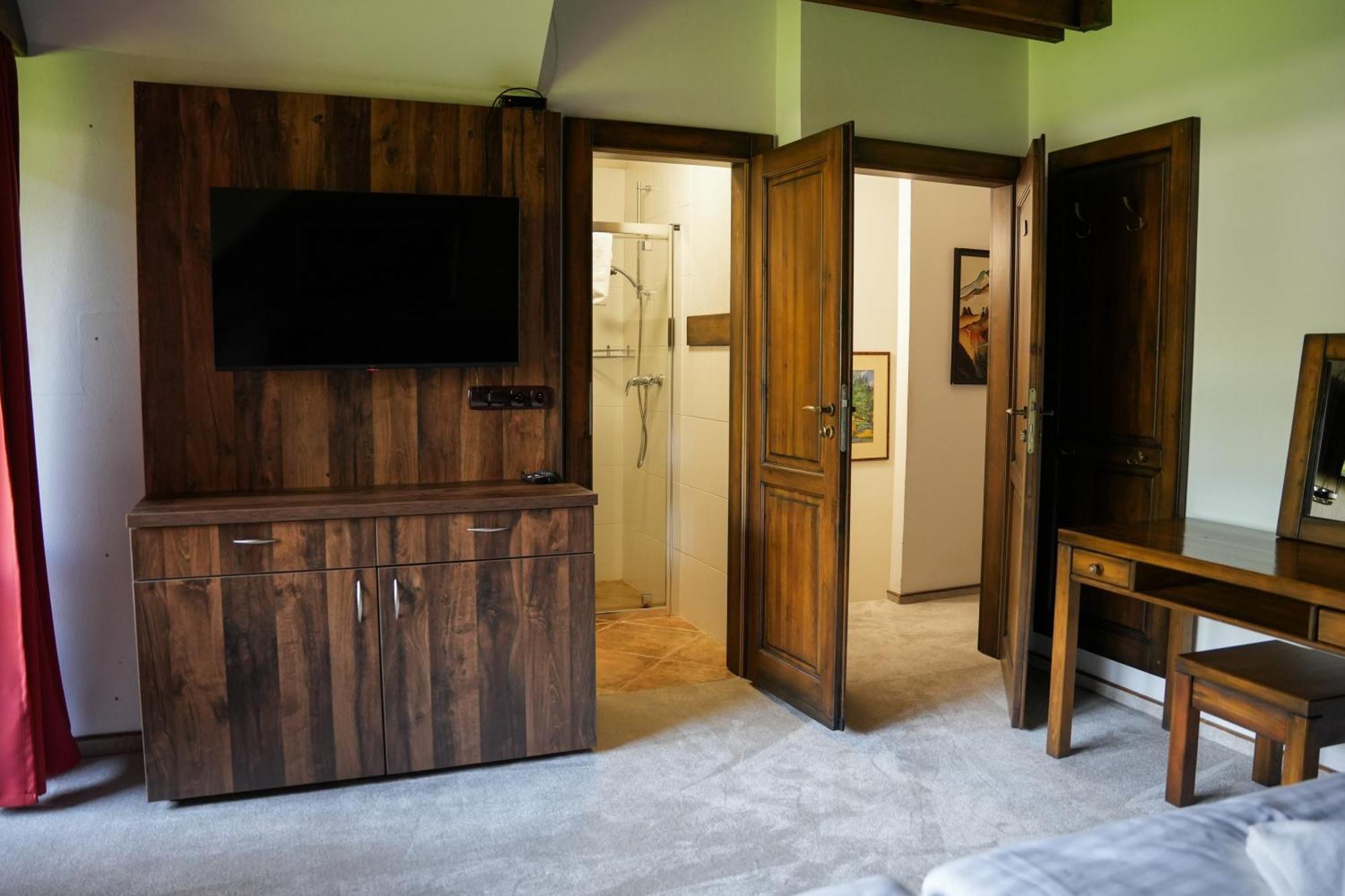 De Luxe S Vyhladom Na Lomnicky Stit Apartmán *